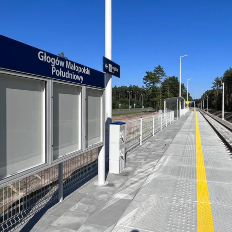 Budowa linii kolejowej z Rzeszowa na lotnisko w Jasionce [sierpień 2023] - fot 13
